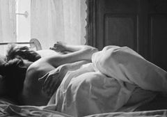 裸睡到底有什么好？看完就想脱光光