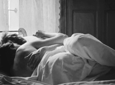 裸睡到底有什么好？看完就想脱光光