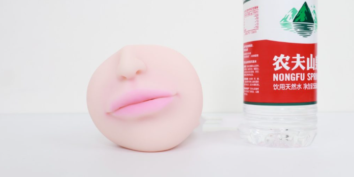 YUU饶舌辣妹口爱飞机杯测评：舌头体验竟然没那么差