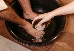男人泡脚能提高性功能吗