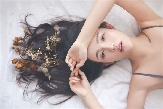 嘿嘿嘿时叫声越大,女生越舒服?