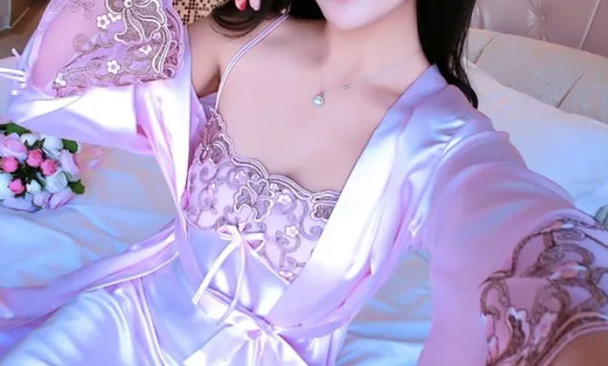 女式睡衣款式这样选才性感，男人们的最爱！