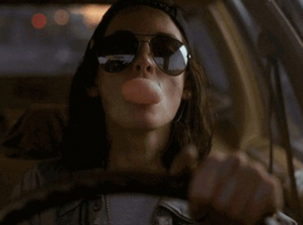 情侣开车姿势指南，居然还可以怎么玩！