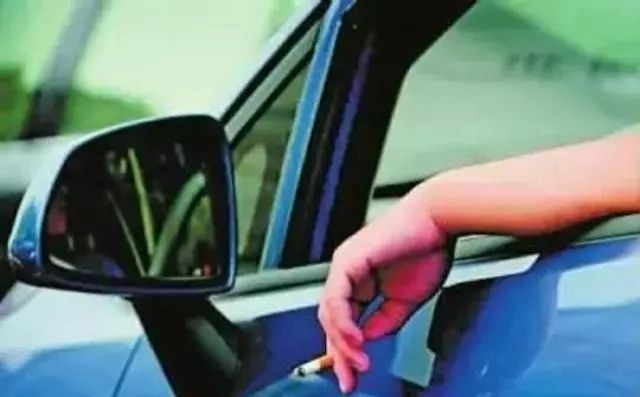 男生喜欢把手伸出车外的4个原因，你被说中了几个？