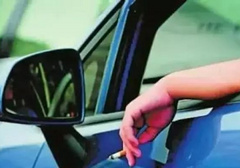 男生喜欢把手伸出车外的4个原因，你被说中了几个？