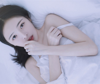 男女床上姿势图解，情侣爱爱姿势18式