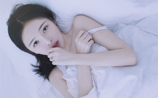 男女床上姿势图解，情侣爱爱姿势18式