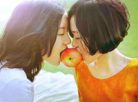 女生和女生怎么爱爱，常见的拉拉炒菜姿势了解下