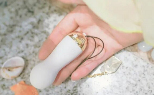 我自己玩跳蛋没感觉,玩具入体没有快感