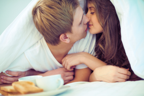7种跟女友接吻的技巧男生必学