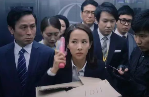 怎么让女朋友试试情趣玩具?怕她以为我变态